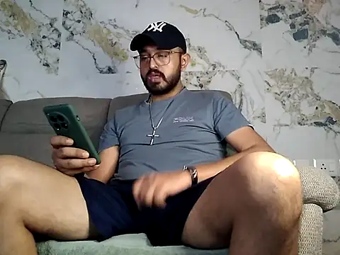 Snapshot of freakydesi chatting on 10.23.25 freakydesi online show from 10.23.25