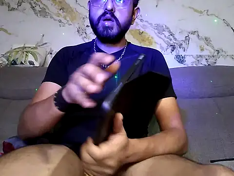 Snapshot of freakydesi chatting on 11.04.25 freakydesi online show from 11.04.25