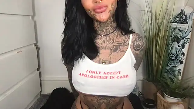 Snapshot of Peaches_and_the_Cream chatting on 02.21.26 Peaches and the Cream online show from 02.21.26