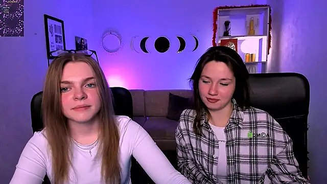 Snapshot of helli_belli chatting on 04.15.26 helli belli online show from 04.15.26