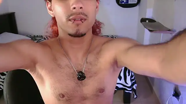 Snapshot of oezack___ chatting on 10.17.25 oezack    online show from 10.17.25