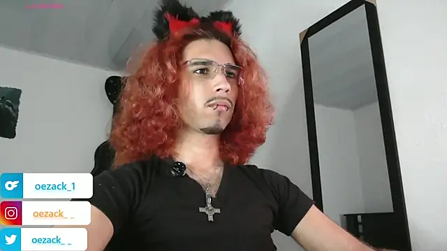 Snapshot of oezack___ chatting on 10.30.25 oezack    online show from 10.30.25