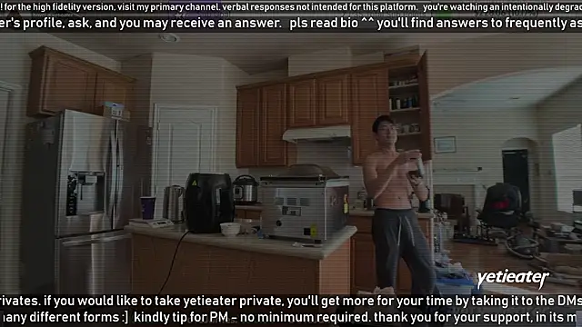 Snapshot of yetieater chatting on 12.31.24 yetieater online show from 12.31.24