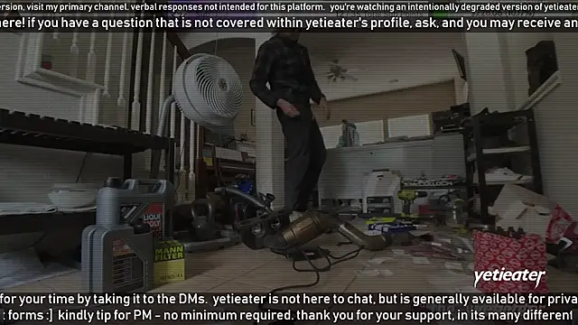 Snapshot of yetieater chatting on 01.15.25 yetieater online show from 01.15.25