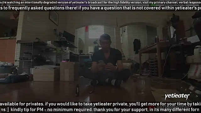 Snapshot of yetieater chatting on 01.17.25 yetieater online show from 01.17.25