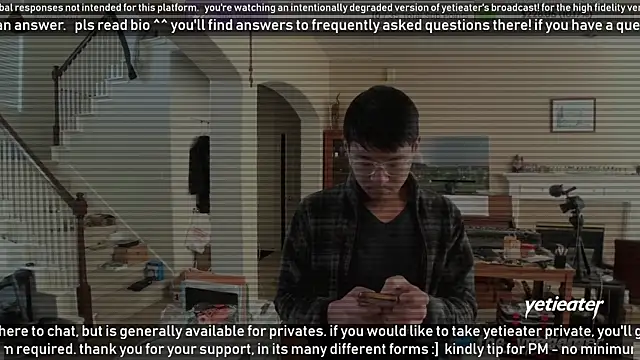 Snapshot of yetieater chatting on 01.22.25 yetieater online show from 01.22.25