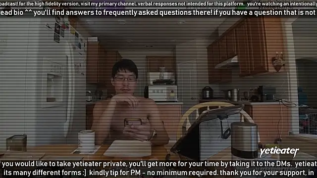 Snapshot of yetieater chatting on 02.07.25 yetieater online show from 02.07.25