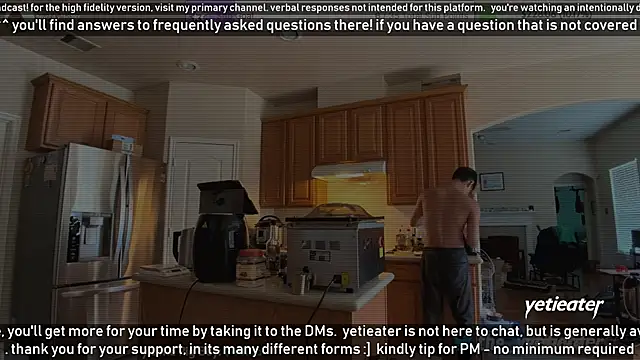 Snapshot of yetieater chatting on 03.18.25 yetieater online show from 03.18.25