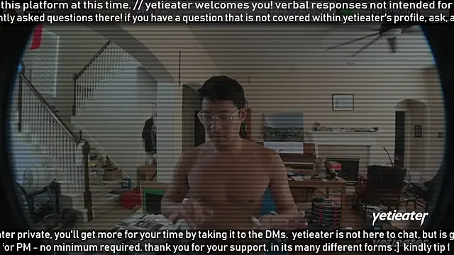 Snapshot of yetieater chatting on 07.28.26 yetieater online show from 07.28.26