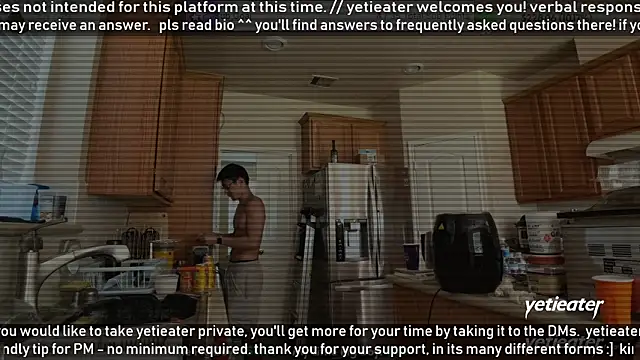Snapshot of yetieater chatting on 07.29.26 yetieater online show from 07.29.26