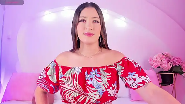 Snapshot of ValeriMilton chatting on 10.23.25 ValeriMilton online show from 10.23.25