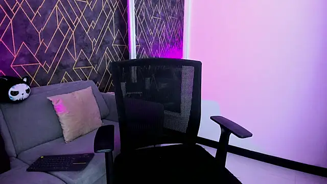 Tahara Romanov online show from 11.11.25