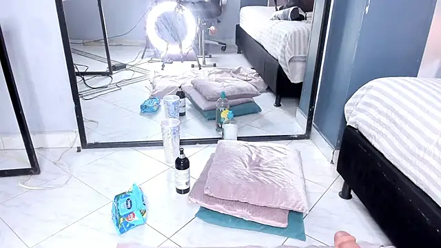 Melissa 23  online show from 04.18.26