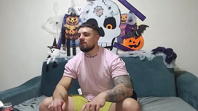 Tiberius hunk online show from 10.30.25