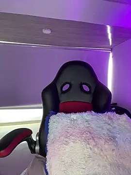 Snapshot of sofia_23x chatting on 12.13.25 sofia 23x online show from 12.13.25