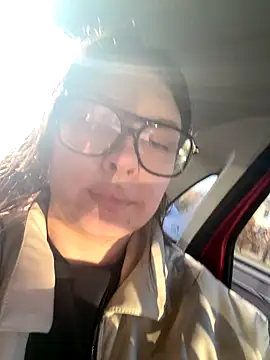 Snapshot of HannaJohnson chatting on 10.17.25 HannaJohnson online show from 10.17.25