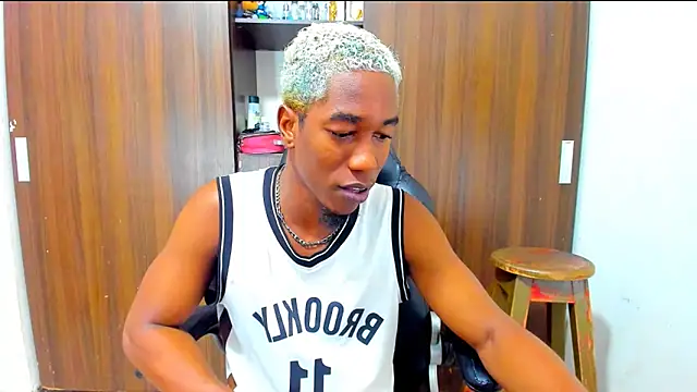 Dreamastercum  online show from 11.22.25