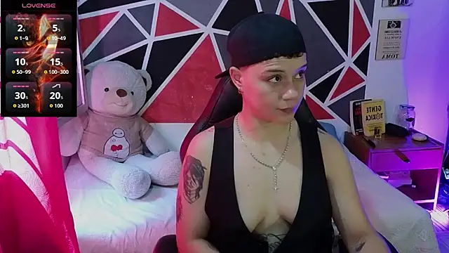 Snapshot of demimoore222 chatting on 02.11.26 demimoore222 online show from 02.11.26