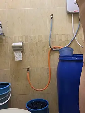 Snapshot of Lam_090123 chatting on 12.18.25 Lam 090123 online show from 12.18.25