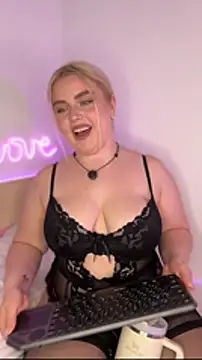 April Vancee online show from 04.12.26