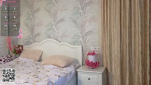 Snapshot of JaneVibes chatting on 11.01.25 JaneVibes online show from 11.01.25