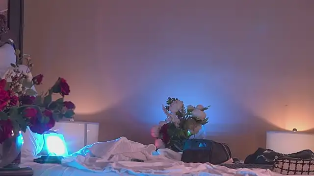 Amanda River online show from 10.31.25