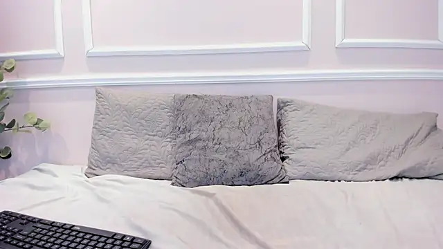 Lucy Canel online show from 11.18.25