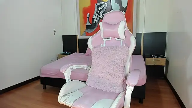 Snapshot of i_am_karoll chatting on 11.18.25 i am karoll online show from 11.18.25