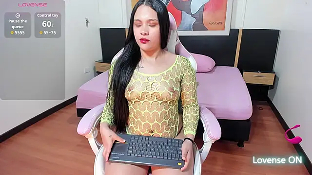 Snapshot of i_am_karoll chatting on 11.29.25 i am karoll online show from 11.29.25