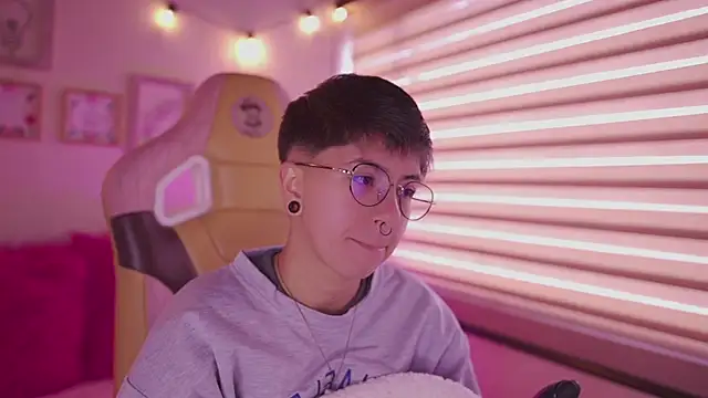 tommy blue online show from 04.13.26