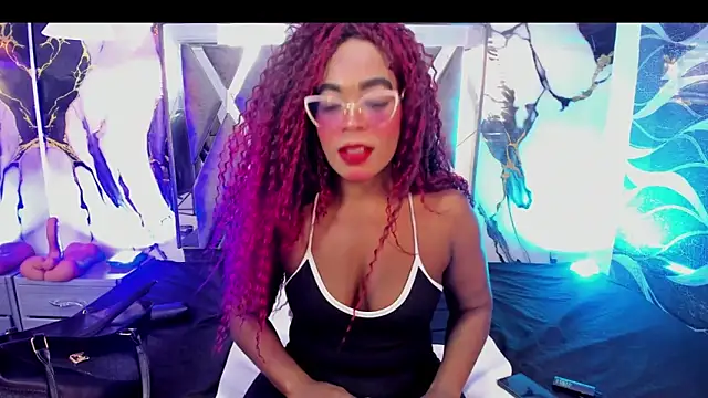 CandyMartinez  online show from 05.26.26