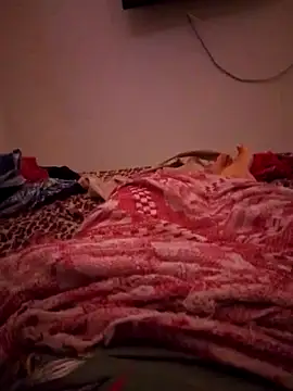 Snapshot of viviksmel chatting on 10.12.25 viviksmel online show from 10.12.25