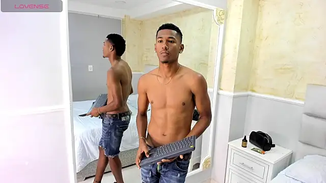 Snapshot of LexiAndDeker chatting on 09.09.25 LexiAndDeker online show from 09.09.25