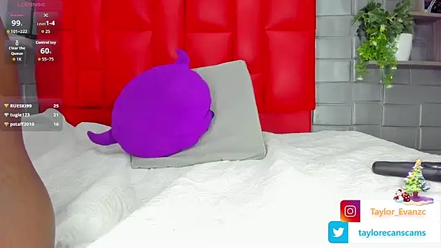 Taylorr evans online show from 12.19.25