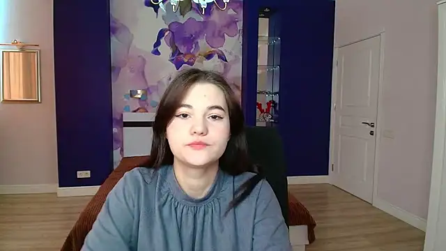 Snapshot of ElinaMils chatting on 03.04.25 ElinaMils online show from 03.04.25