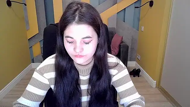 Snapshot of ElinaMils chatting on 03.06.25 ElinaMils online show from 03.06.25