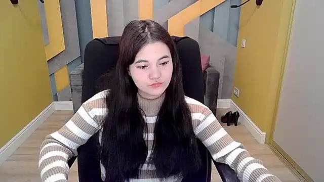 Snapshot of ElinaMils chatting on 03.06.25 ElinaMils online show from 03.06.25