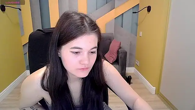 Snapshot of ElinaMils chatting on 03.07.25 ElinaMils online show from 03.07.25