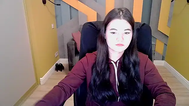 Snapshot of ElinaMils chatting on 03.08.25 ElinaMils online show from 03.08.25