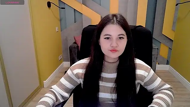 Snapshot of ElinaMils chatting on 03.10.25 ElinaMils online show from 03.10.25