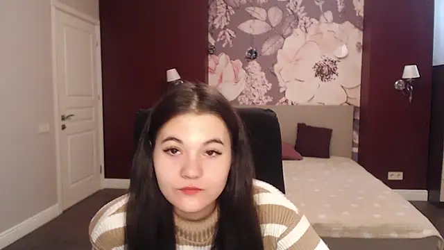 Snapshot of ElinaMils chatting on 03.11.25 ElinaMils online show from 03.11.25