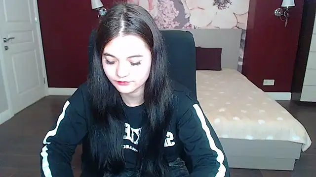 Snapshot of ElinaMils chatting on 03.12.25 ElinaMils online show from 03.12.25