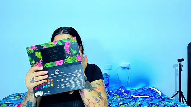 Snapshot of Celestte chatting on 03.04.25 Celestte online show from 03.04.25