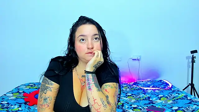 Snapshot of Celestte chatting on 03.04.25 Celestte online show from 03.04.25