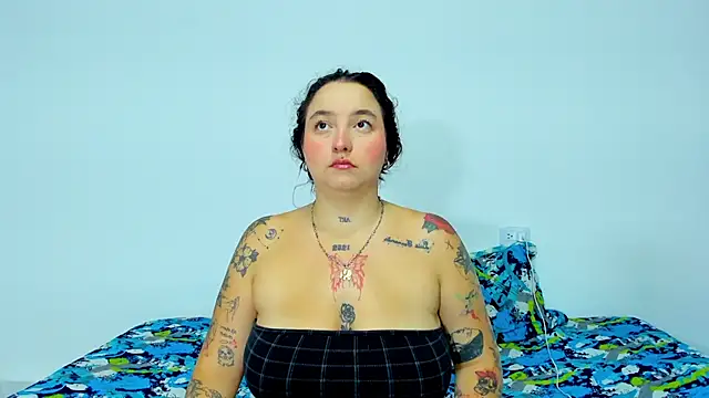 Snapshot of Celestte chatting on 03.12.25 Celestte online show from 03.12.25