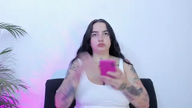 Snapshot of Celestte chatting on 09.11.25 Celestte online show from 09.11.25