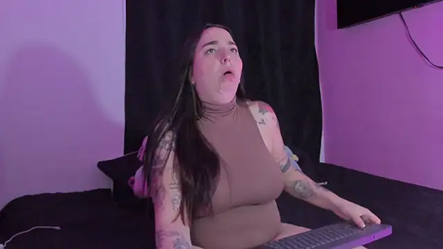 Snapshot of Celestte chatting on 11.30.25 Celestte online show from 11.30.25