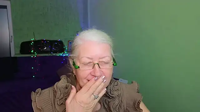 Snapshot of Maya_Mayflower chatting on 03.19.25 Maya Mayflower online show from 03.19.25