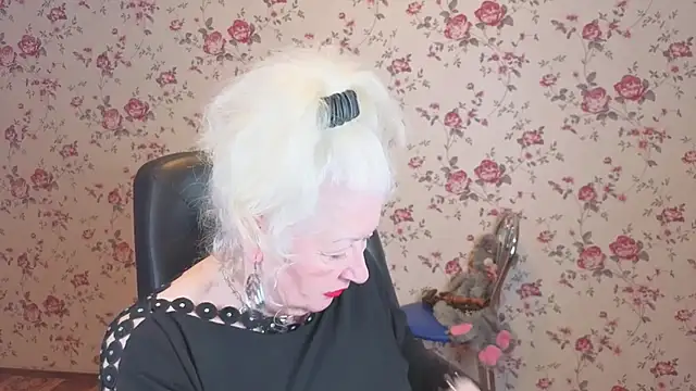 Snapshot of Maya_Mayflower chatting on 03.05.26 Maya Mayflower online show from 03.05.26