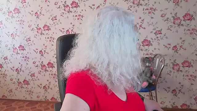 Snapshot of Maya_Mayflower chatting on 03.12.26 Maya Mayflower online show from 03.12.26